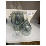 TEAL IRIDESCENT GLASS WINE GLASSES (8).