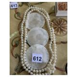FAUX PEARL NECKLACE W/ THREE LARGE MOTHER OF