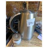 CUISINART ELECTRIC KETTLE W/ VARIABLE TEMPERATURE