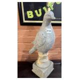 VTG CONCRETE PIGEON GARDEN STATUE, PEDESTAL BASE,