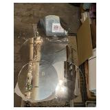 ROUND BEVELED EDGE MIRRORS (4).