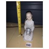 NAO BY LLADRO PORCELAIN FIGURINE, GIRL HOLDING