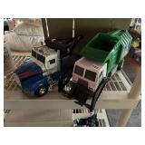 PLASTIC TOW TRUCK AND RECYCLING TRUCK (2).