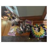 MARDI GRAS PARTY SUPPLIES, INCLUDES JESTER