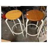 PR WOOD TOP STOOLS, WHITE METAL BASES.