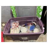 RUBBERMAID STORAGE BIN CONTAINING ASSORTED PARTY