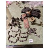 VTG HARDWARE ASSORTMENT, INCLUDES DRAWER PULLS,