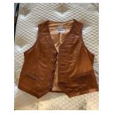 ABACUS GENUINE LEATHER VEST, TOGGLE BUTTON