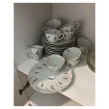 JAPANESE PORCELAIN TEA SET W/ FLORAL PATTERN AND