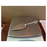 STERLING SILVER CAKE SERVER,15.6OZT  GRAPE MOTIF