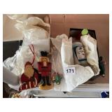 ASSORTED CHRISTMAS ORNAMENTS, INCLUDES SANTA,