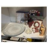HOLIDAY SERVING LOT, INCLUDES SNOWMAN PLATTER,