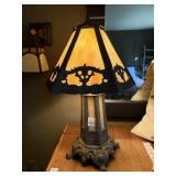 VTG STYLE TABLE LAMP, AMBER SLAG GLASS SHADE,