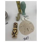 ASSORTED FIGURINES AND NATURAL SPECIMENS,