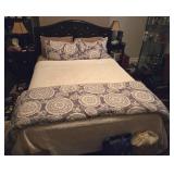 QUEEN SIZE BED SET INCL. CLEAN MATTRESS, BOXSPRING