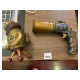 KUSO VINYL STEAMPUNK STYLE FIGURE AND MATCHING