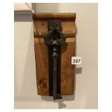 SMITHSONIAN BRONZE-TONE KEY DOOR KNOCKER, MOUNTED