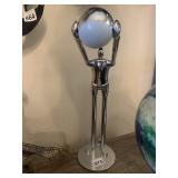CHROME FIGURE TABLE LAMP, ARTICULATED ARMS, GLOBE