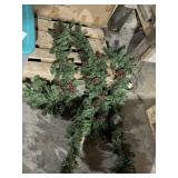 ARTIFICIAL CHRISTMAS GARLAND W/ BATTERY OPERATED