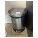 STAINLESS STEEL STEP-ON WASTE CAN, REMOVABLE