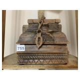 VINTAGE WOODEN BOX W/ HINGED LID, METAL CHAIN