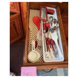 PAMPERED CHEF KITCHEN UTENSIL ASSORTMENT,