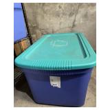 STERILITE HEAVY DUTY TOTE BOX, 33 GAL, BLUE BASE,