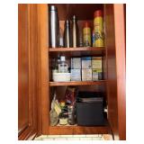 KITCHEN CABINET CONTENTS INCL STAINLESS STEEL