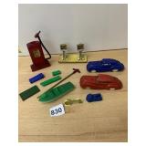 KEYSTONE VTG PLASTIC GAS STATION SET, INCLUDES