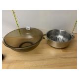 PYREX AMBER GLASS MIXING BOWL, STAINLESS STEEL