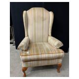 UPHOLSTERED SIDE CHAIR