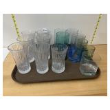 ASSORTED DRINKING GLASSES, VARIOUS COLORS AND