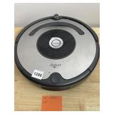 IROBOT ROOMBA VACUUM, NO CHARGER
