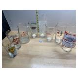 ASSORTED ADVERTISING BEER GLASSES AND MUGS (7).