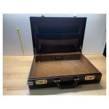 WORLD TRAVELLER GENUINE LEATHER ATTACHE CASE W/