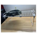 ZOO MED REPTI ROCK WATER DISH, WHITE WIRE SHELF