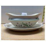 SYRACUSE CHINA OLD IVORY GRAVY BOAT W/ ATTACHED