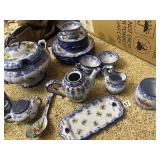 VESTAL ALCOBACA PORTUGAL MAJOLICA DINNERWARE,
