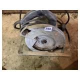 BLACK & DECKER CIRCULAR SAW, CORDED.