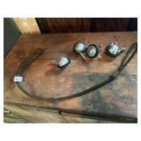 METAL CASTERS (4), STEEL CABLE LOOP.