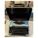 BROTHER CHARGER 11 PORTABLE TYPEWRITER, LIGHT