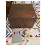 VTG WOODEN STORAGE CHEST W/ HINGED LID, THE