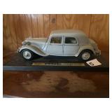 MAISTO CITROEN 15CV 6 CYL (1952) DIE-CAST MODEL
