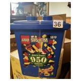 LEGO SYSTEM 1819 STORAGE BIN W/ ASSORTED BUILDING