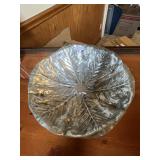 METAL LEAF-SHAPED SERVING BOWL, HECHO EN MEXICO