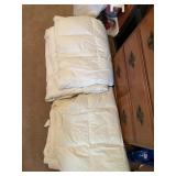 WHITE GOOSE DOWN COMFORTER, QUEEN SIZE, ALL