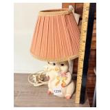 IPRO PRODUCTS PIG TABLE LAMP, CERAMIC BASE,