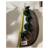 PEA POD WALL DECORATION, METAL, FOUR GREEN GLASS