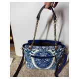 BLUE AND WHITE FLORAL PRINT TOTE BAG, CHAIN