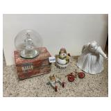 DEPARTMENT 56 PORCELAIN FIGURINE, GLASS SNOW